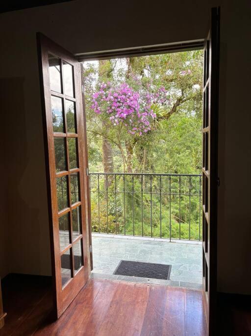 Charme E Conforto Na Montanha - No Morro Do Elefante, Proximo Ao Centro Apartamento